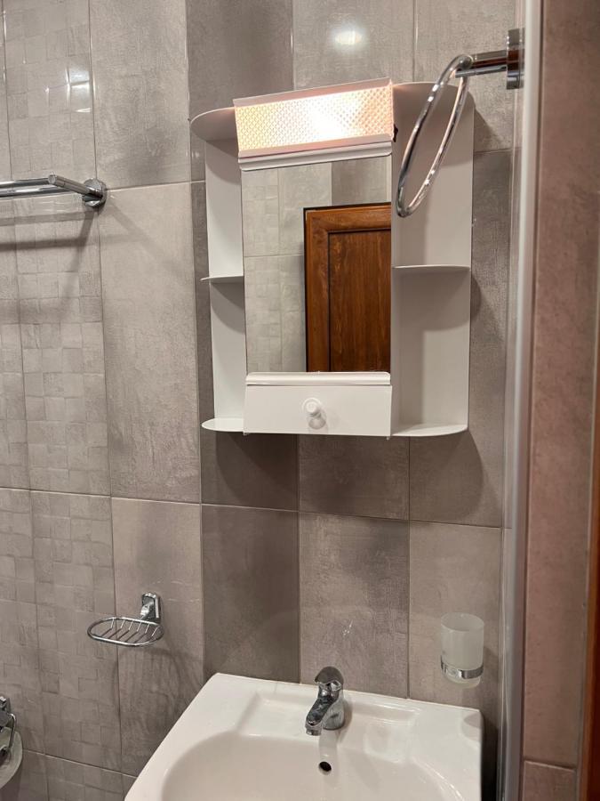 Къща За Гости Ненийски Lom Exteriör bild